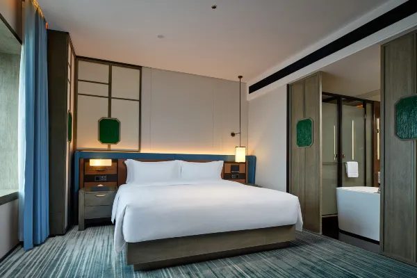 Modern king guest room at Wyndham Garden Zhangjiajie
